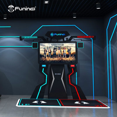 چند نفره در حال ایستادن پرواز VR شبیه ساز 360 ° محدوده حرکت